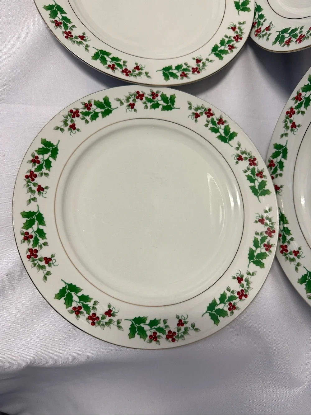 4 Gibson Christmas Charm Holly Berries Dinner plates